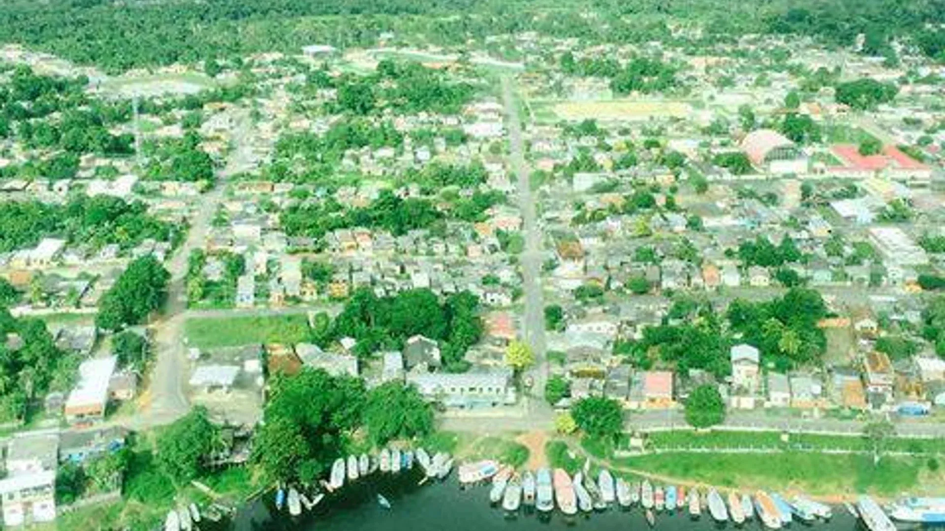 Vista da cidade de Maués, Amazonas